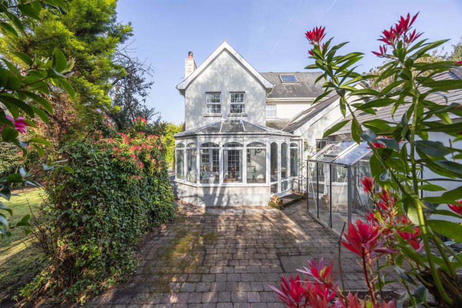 Gables Cottage, 14 Old Cultra Road