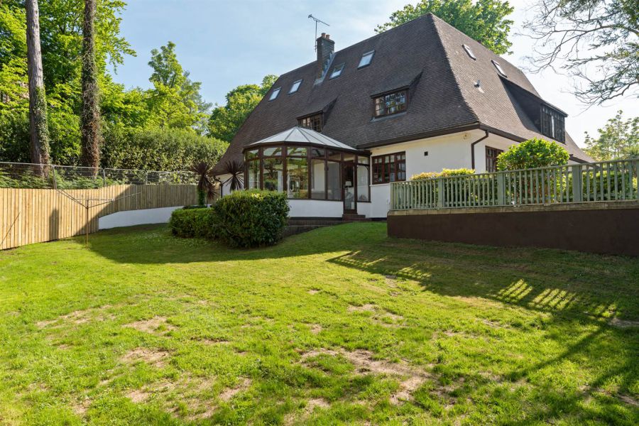 17 Glen Road
