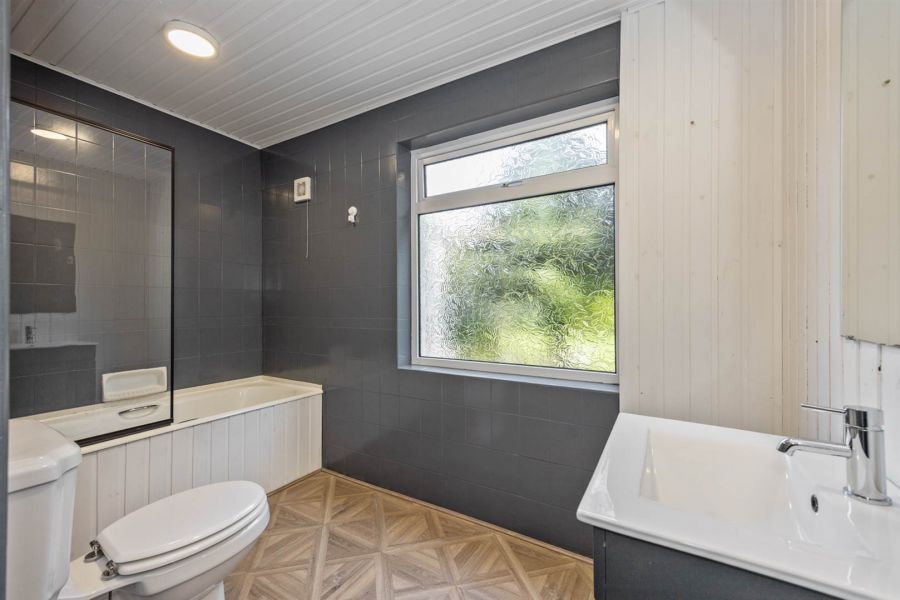 26 Invergarry Avenue