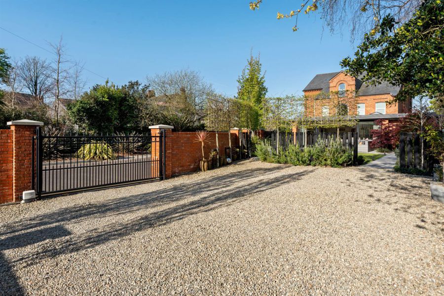 3 Alexandra Park