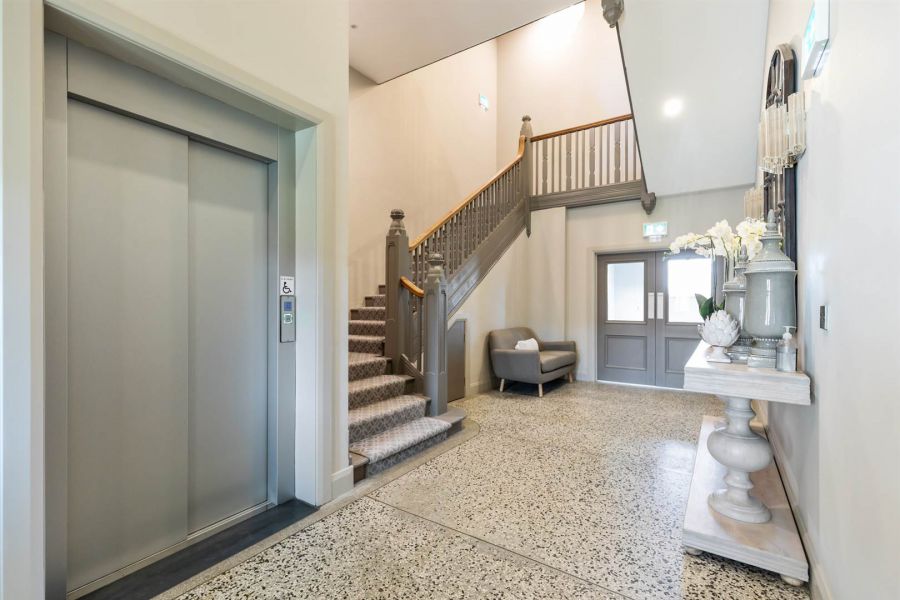 Apartment 1, 35 College Green