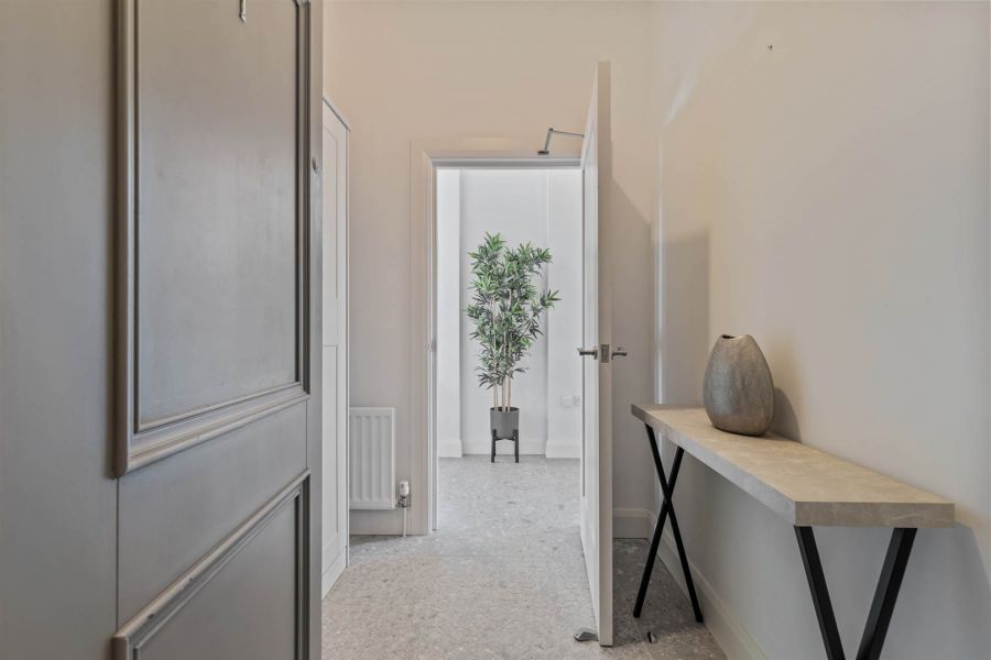 Apartment 1, 35 College Green