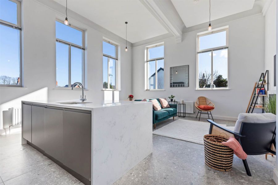 Apartment 1, 35 College Green