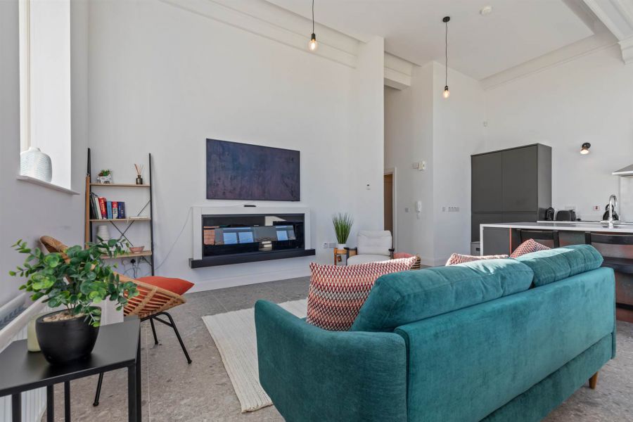 Apartment 1, 35 College Green