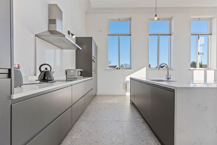 Apartment 1, 35 College Green