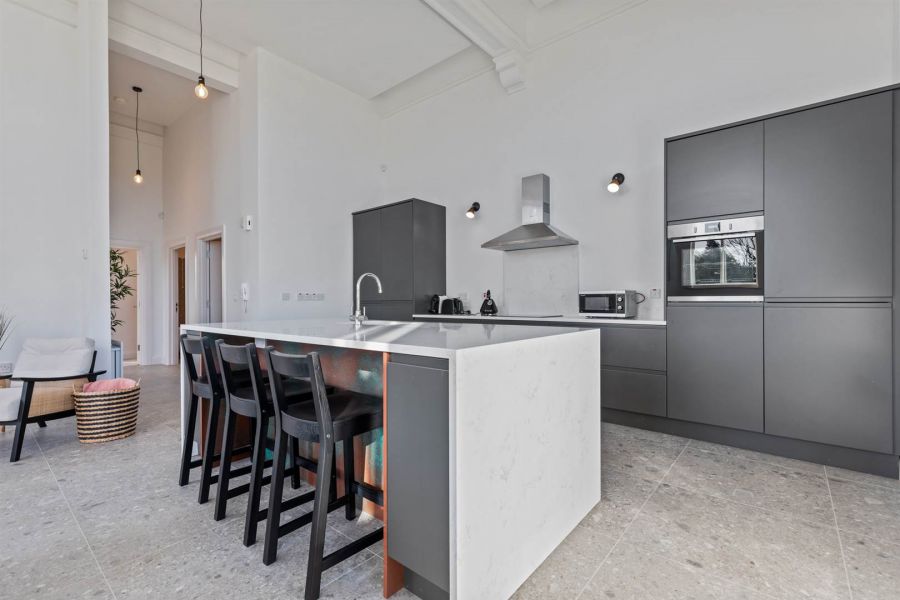 Apartment 1, 35 College Green