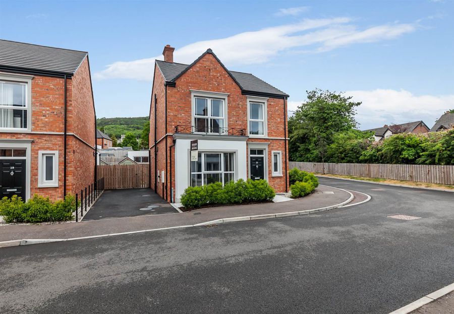 21 Lesley Chase, Knockagh Chase