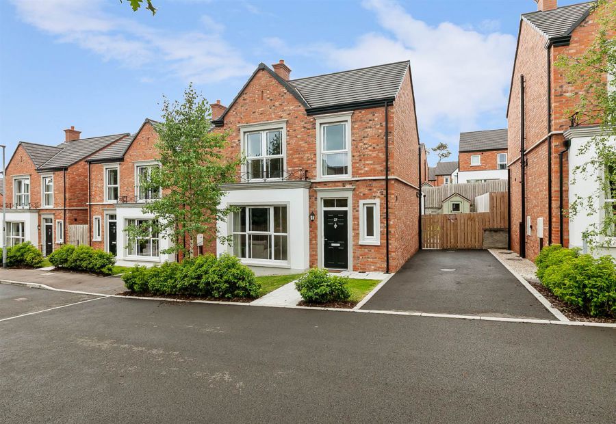27 Lesley Chase, Knockagh Chase