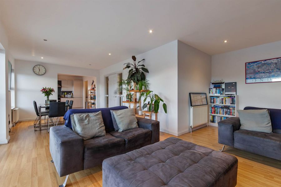 Apt 40 Ashley Courtyard