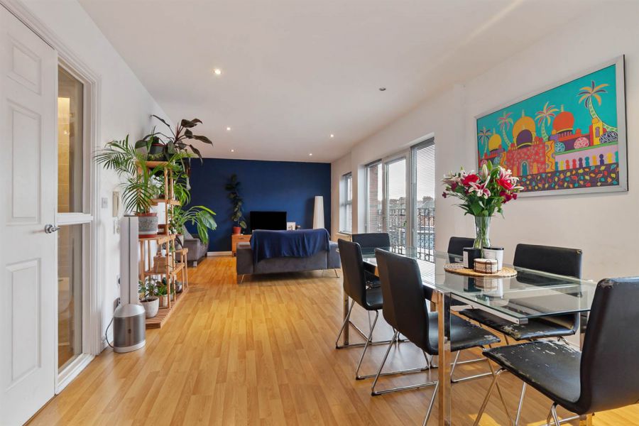 Apt 40 Ashley Courtyard