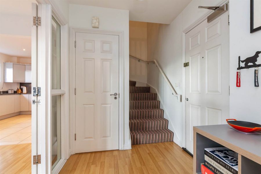 Apt 40 Ashley Courtyard