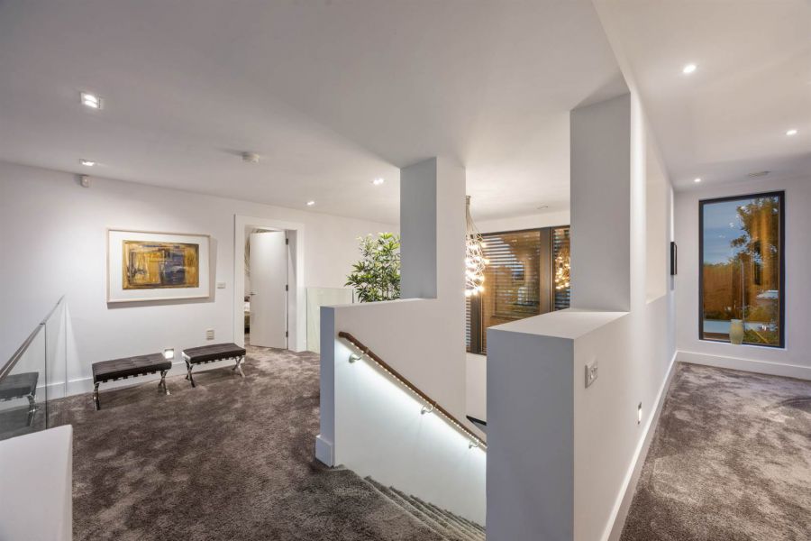 Tre Cubi, 4 Kensington Drive