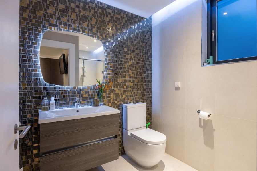 Tre Cubi, 4 Kensington Drive
