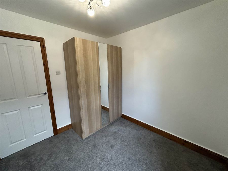 4 Pipers Field