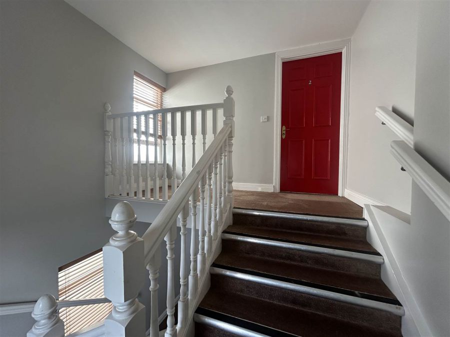 Apt 2, 18  Shore Road
