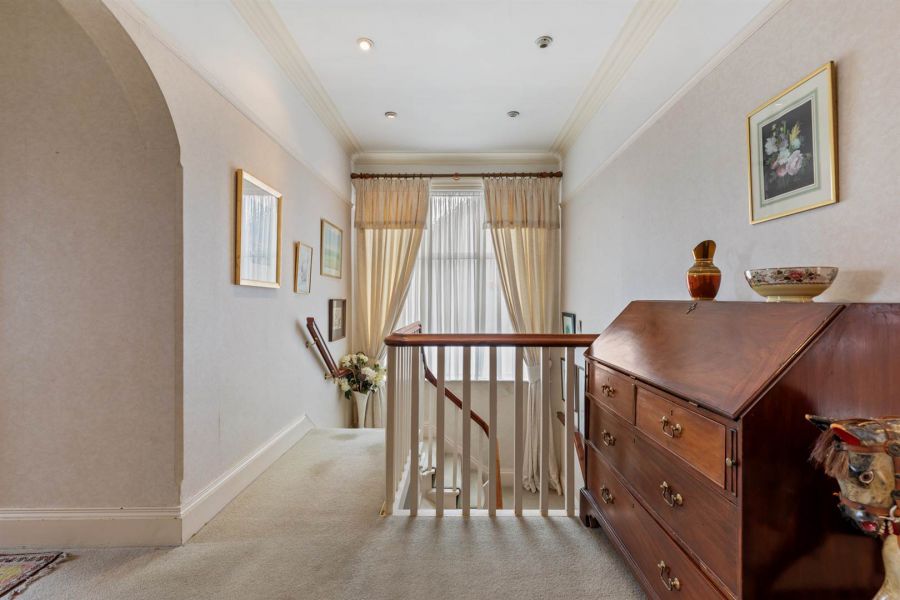 10 Knockmore Park