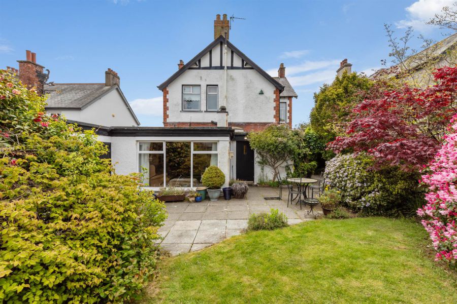 10 Knockmore Park