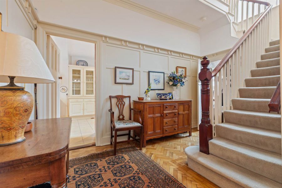 10 Knockmore Park