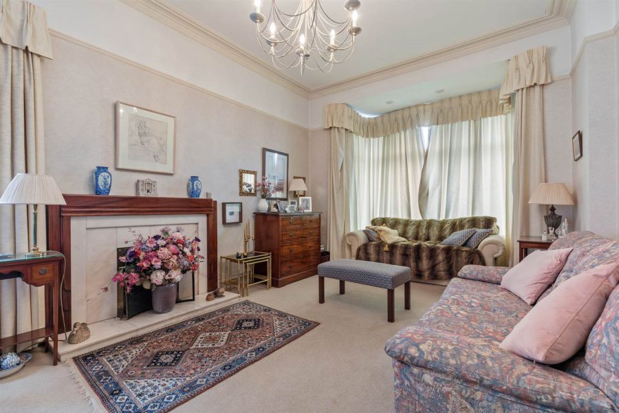 10 Knockmore Park