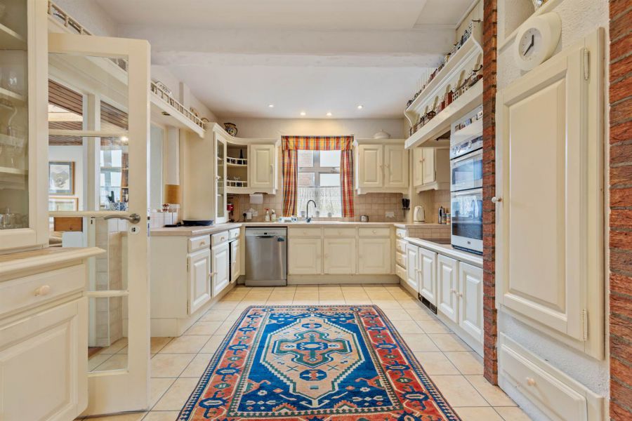 10 Knockmore Park