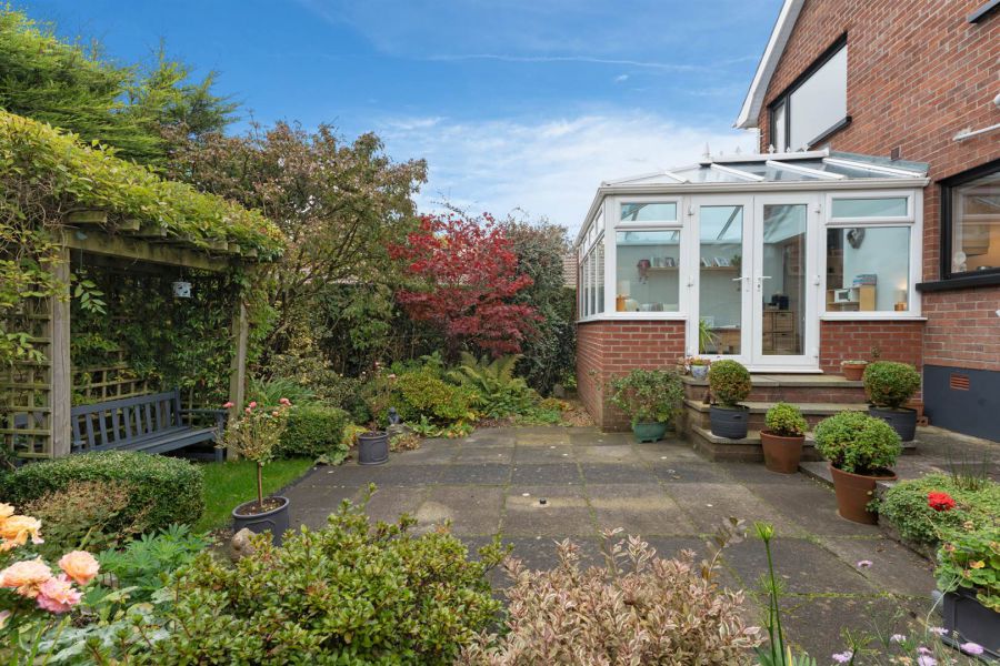 6 Seahill Road East
