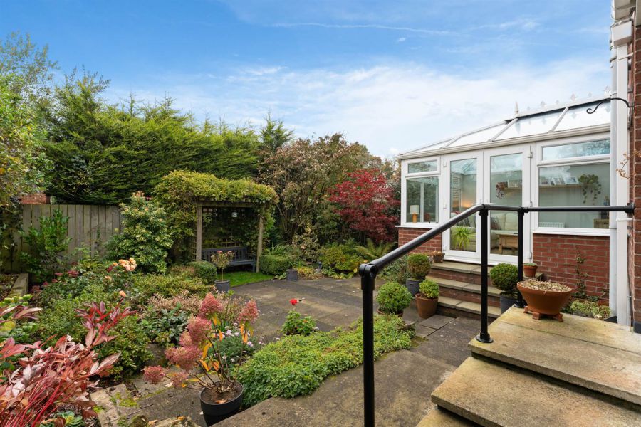 6 Seahill Road East