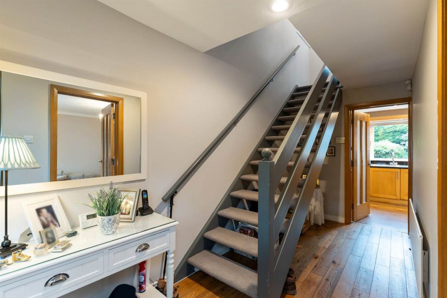 6 Seahill Road East