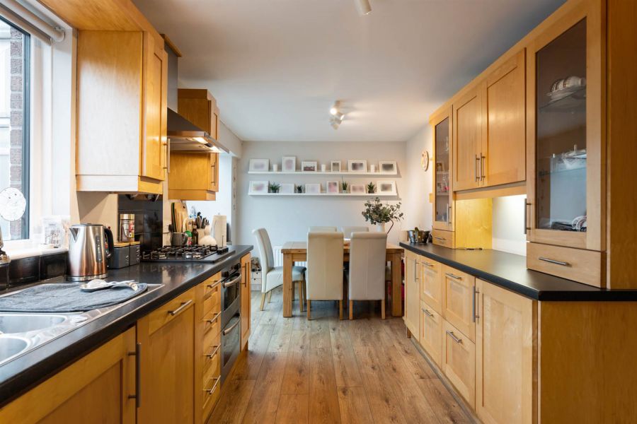 6 Seahill Road East