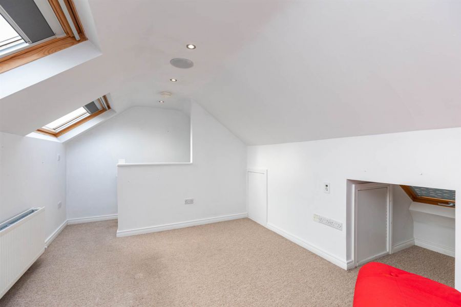 15 Cherryhill Crescent