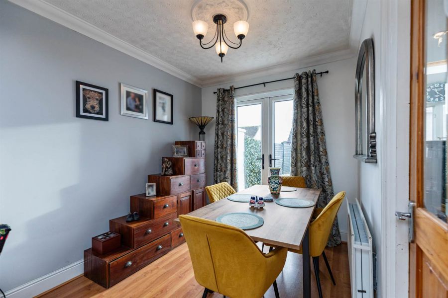 15 Cherryhill Crescent