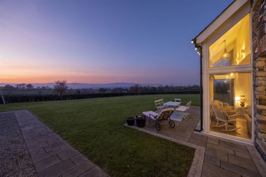 Crabtree Cottage, 95 Tullyard Road