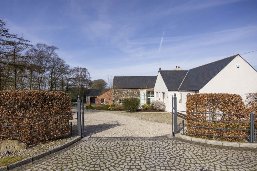 Crabtree Cottage, 95 Tullyard Road