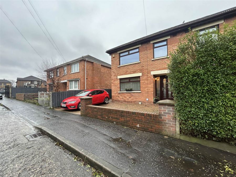 18 Pasadena Gardens, Ballyhackamore, Belfast, BT5 6HU