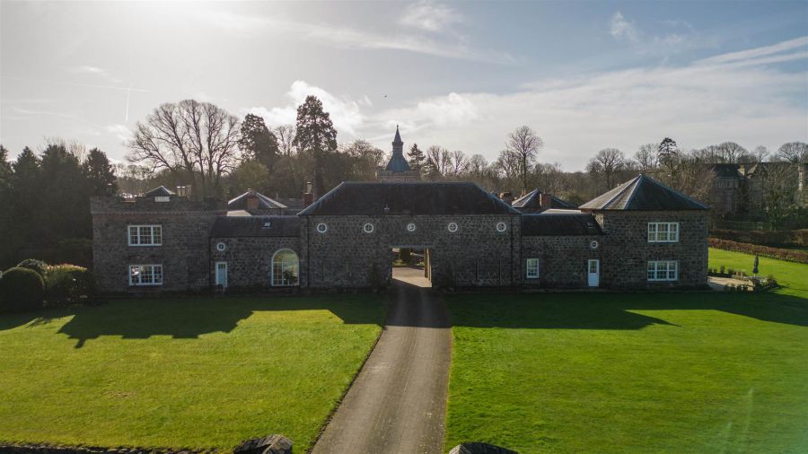 Barn House , 8 The Adam Yard