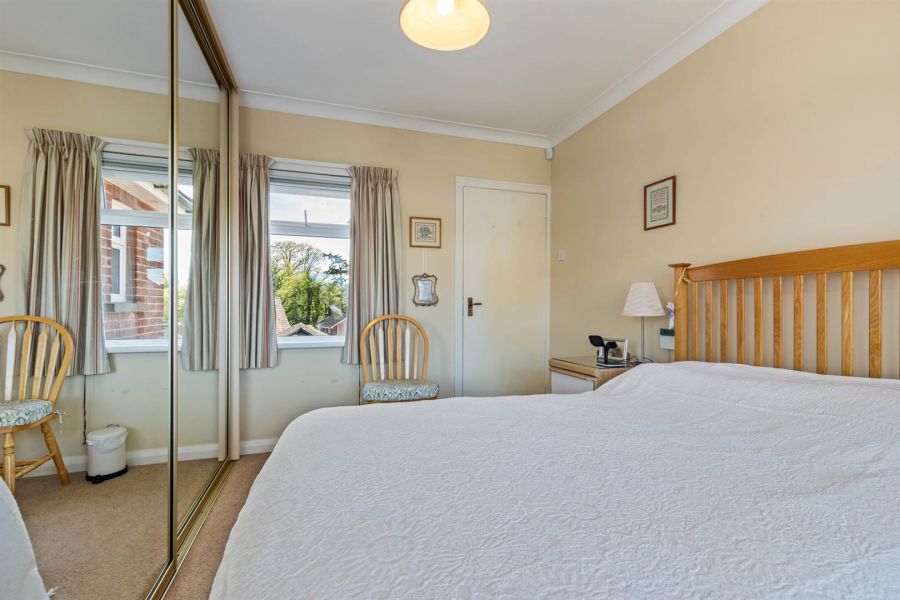 15 Glenmillan Park
