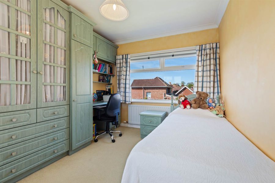15 Glenmillan Park
