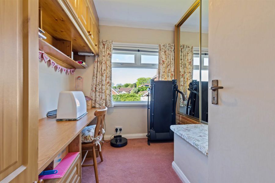 15 Glenmillan Park