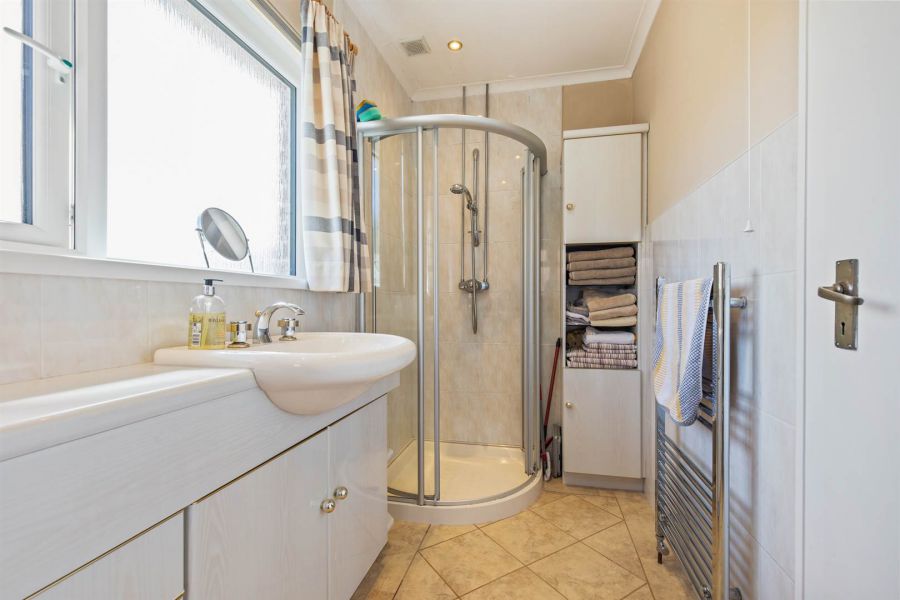 15 Glenmillan Park
