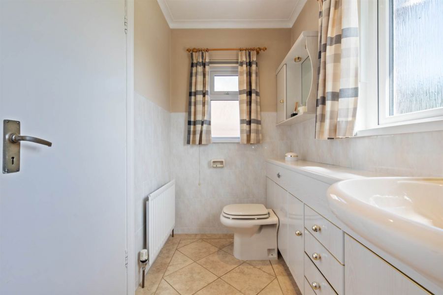 15 Glenmillan Park