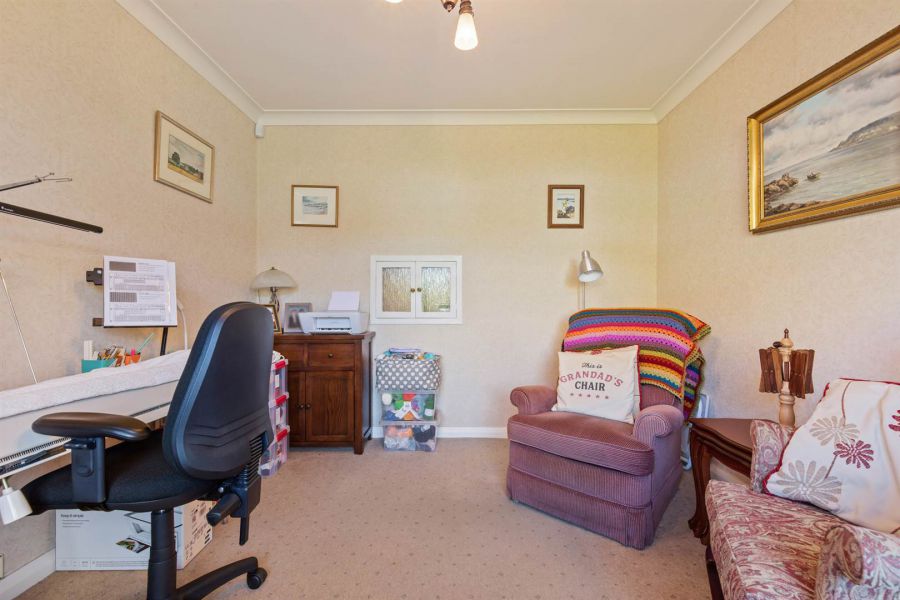 15 Glenmillan Park