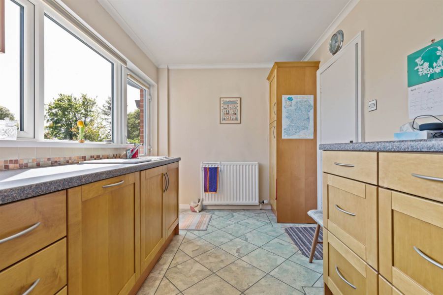 15 Glenmillan Park