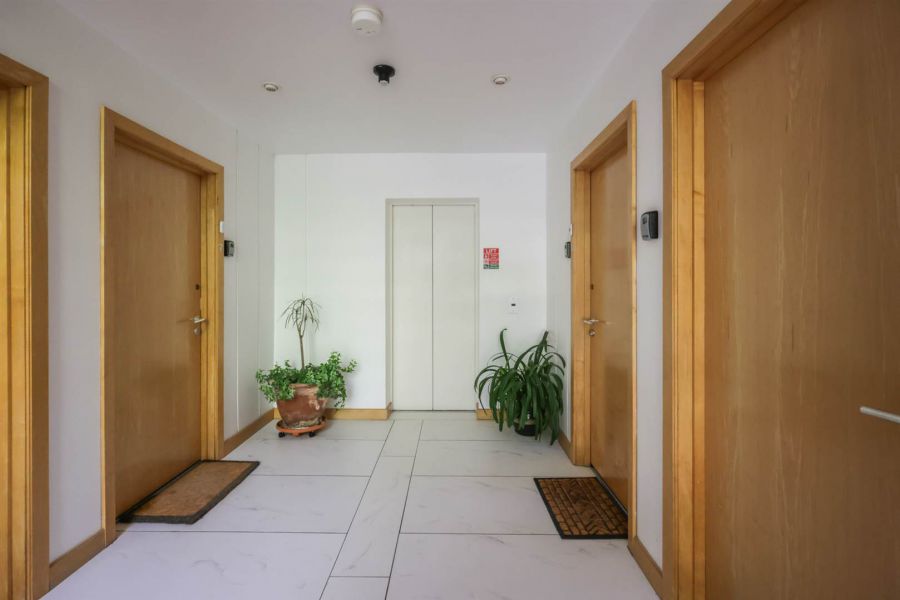 Apartment 5 Altona Manor