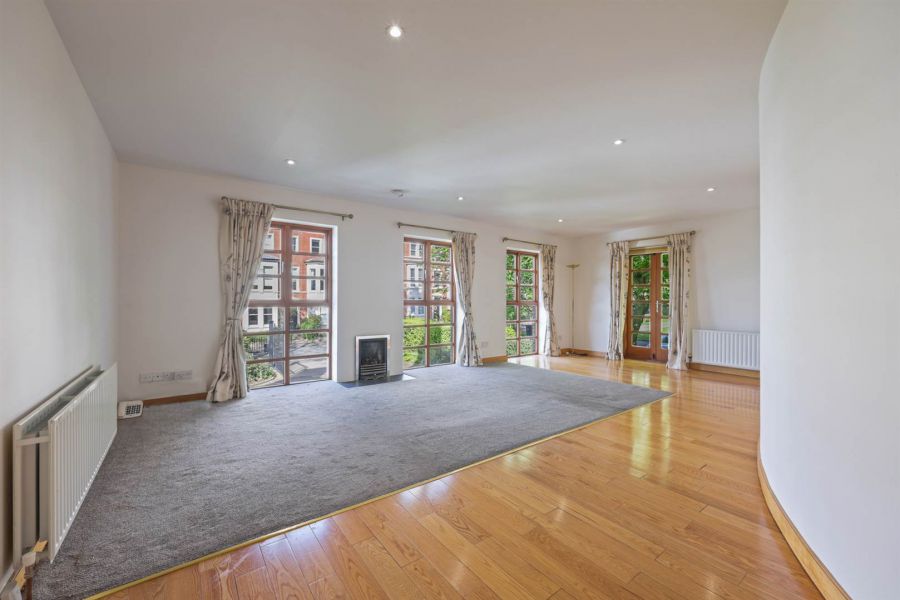 Apartment 5 Altona Manor