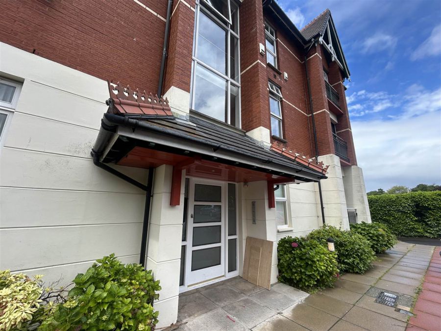 Flat 5, The Parks, 3 Belfast Road, Holywood, BT18 9EH