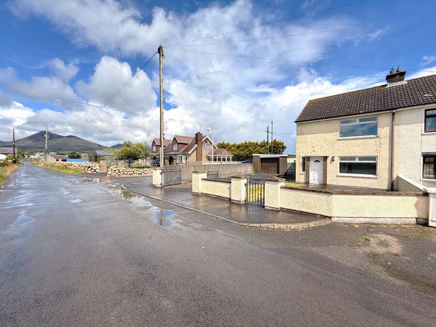 4 St. Pious Hill Upper, Valley Road