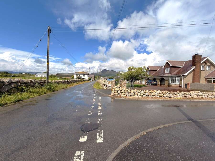4 St. Pious Hill Upper, Valley Road
