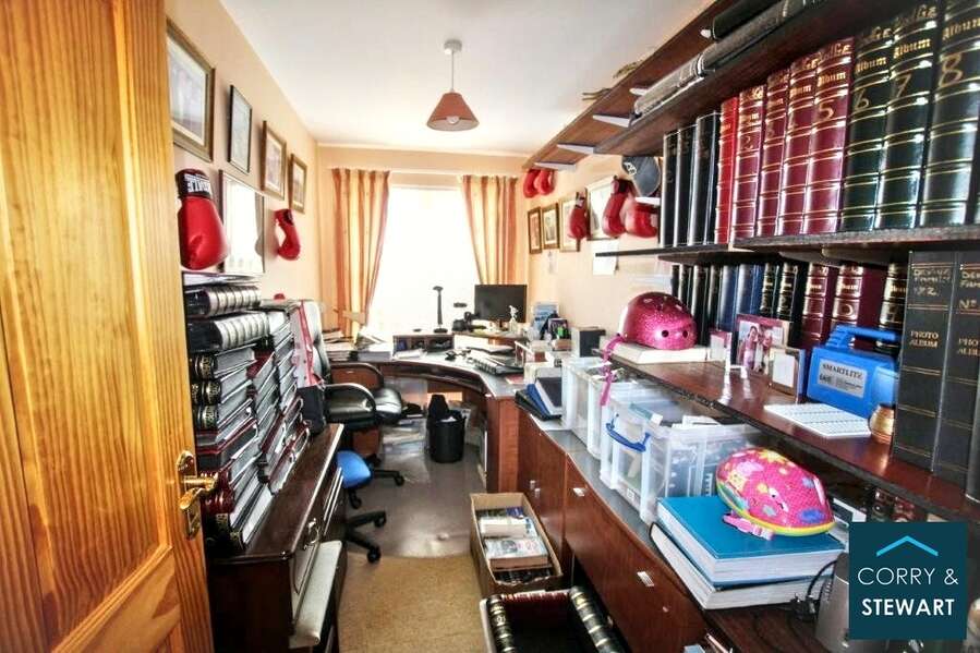 Avery Lodge, 69 Old Castle Road