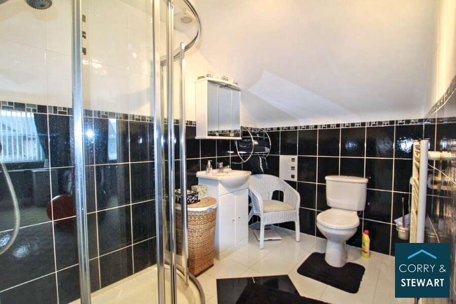 Avery Lodge, 69 Old Castle Road