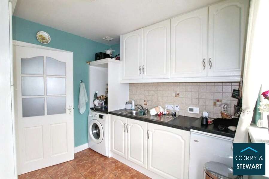 Avery Lodge, 69 Old Castle Road