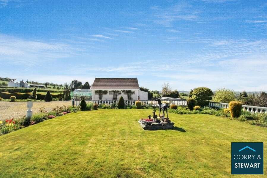 Avery Lodge, 69 Old Castle Road